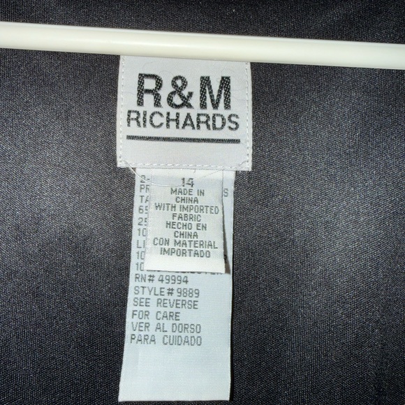 Closet Cleanout Sparkle & Eveningwear Reseller Bundle | 6 Pieces | L–XL–Plus - Picture 9 of 13